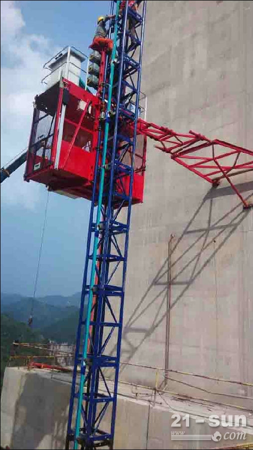 川建助力六廣河特大橋建設(shè)，八臺設(shè)備彰顯國產(chǎn)工程機(jī)械實力